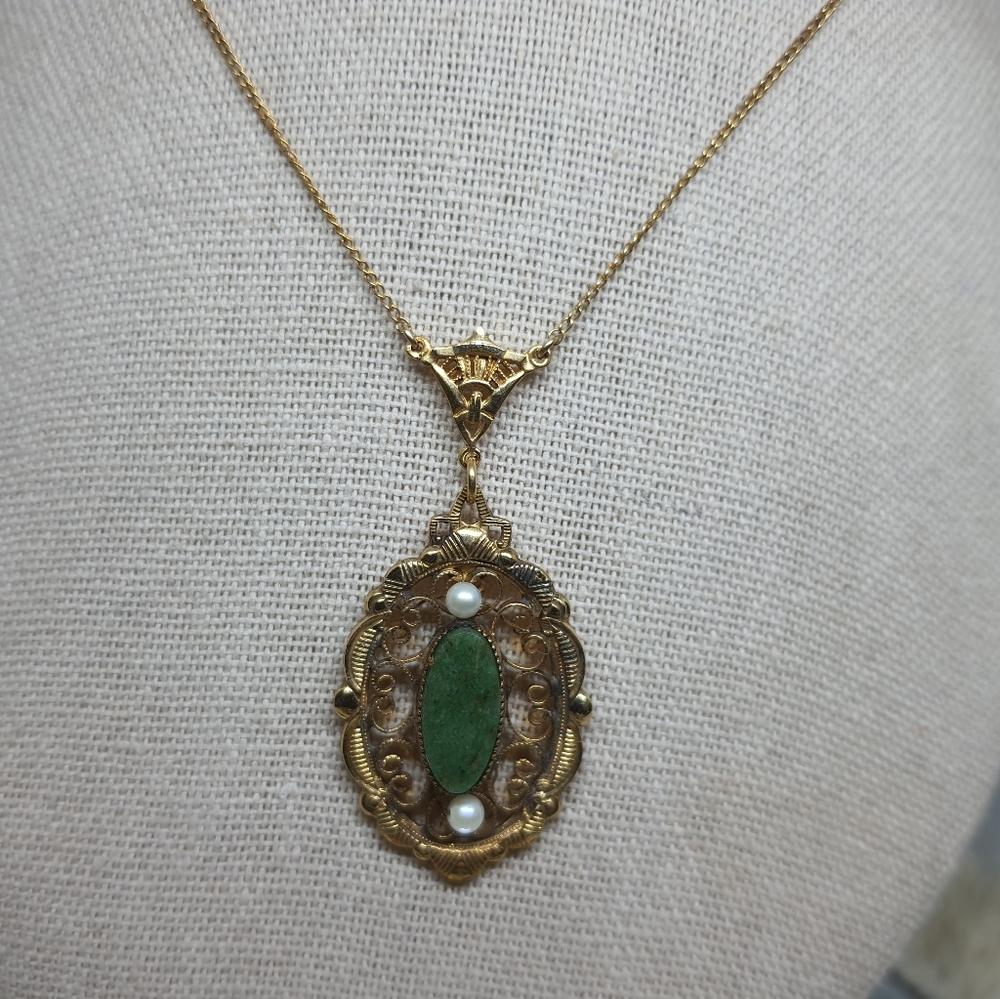Pearl & Jade Necklace & Pendant